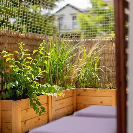 Stawowa With Balcony & Parking Cracow By Renters Apartamento Cracóvia