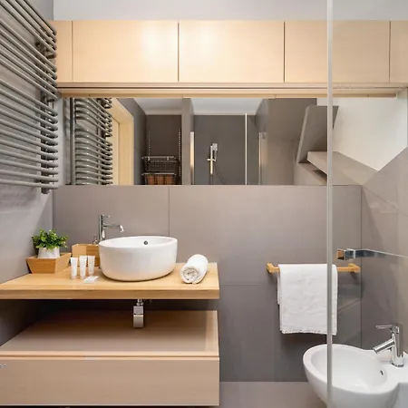 Stawowa With Balcony & Parking Cracow By Renters Апартаменты *
