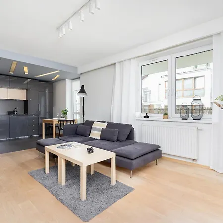 Stawowa With Balcony & Parking Cracow By Renters Апартаменты *