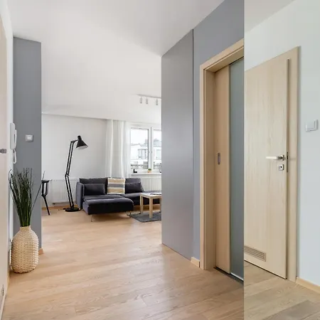 Stawowa With Balcony & Parking Cracow By Renters Cracovia